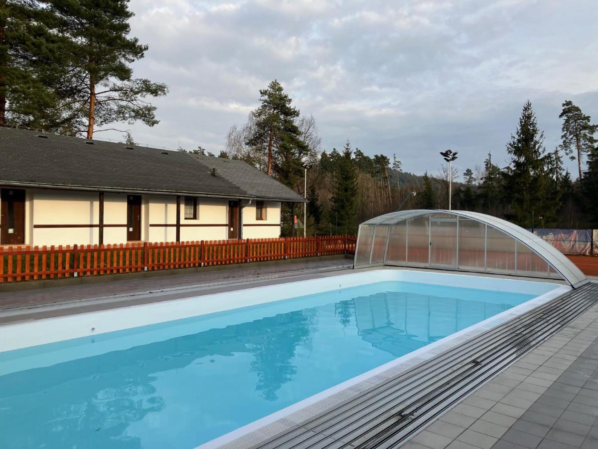 Raj Sportovni A Rekreacni Resort Branzez Kněžmost Kültér fotó