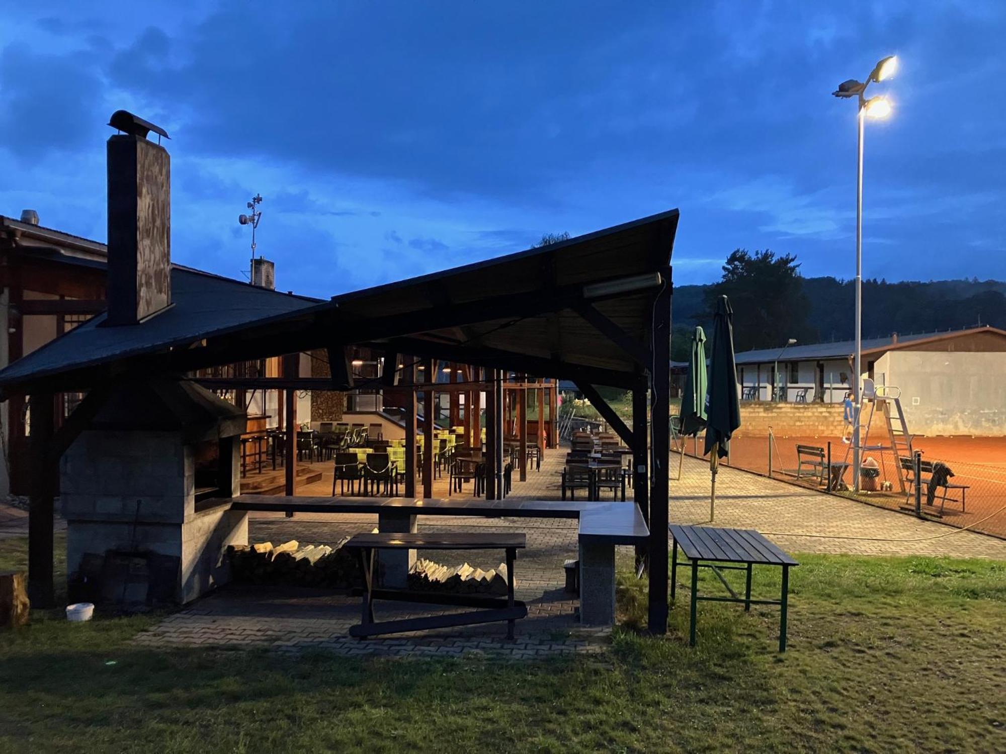 Raj Sportovni A Rekreacni Resort Branzez Kněžmost Kültér fotó