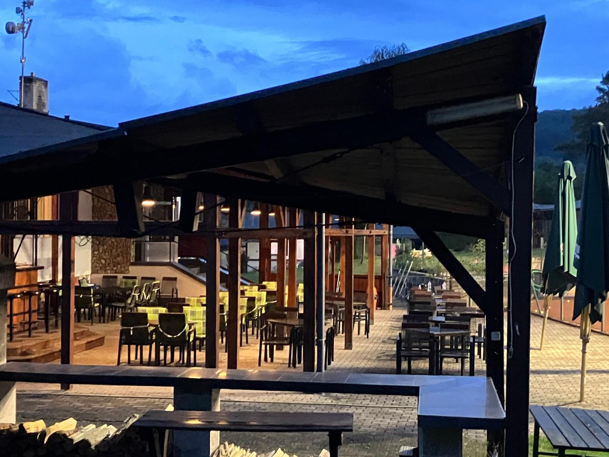 Raj Sportovni A Rekreacni Resort Branzez Kněžmost Kültér fotó