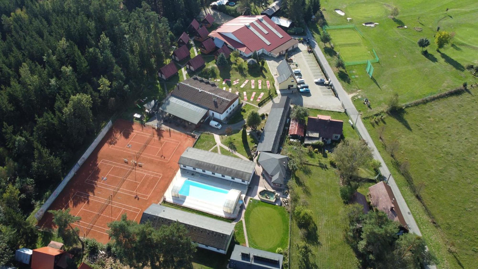 Raj Sportovni A Rekreacni Resort Branzez Kněžmost Kültér fotó